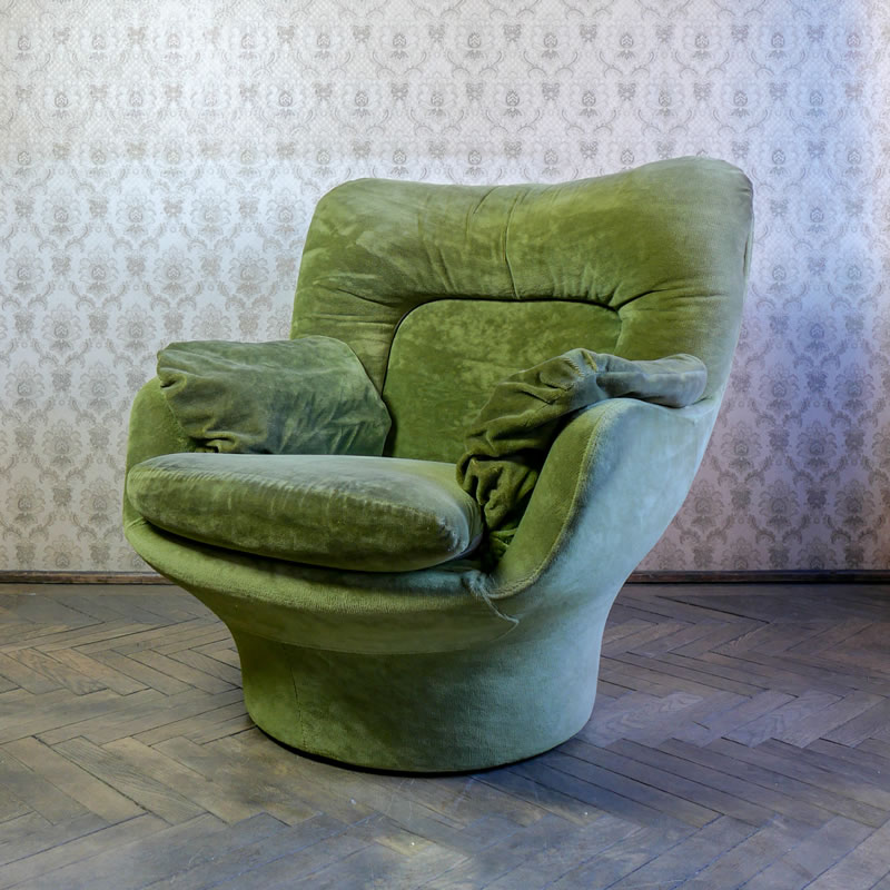 Green Velvet Lounge Chair3