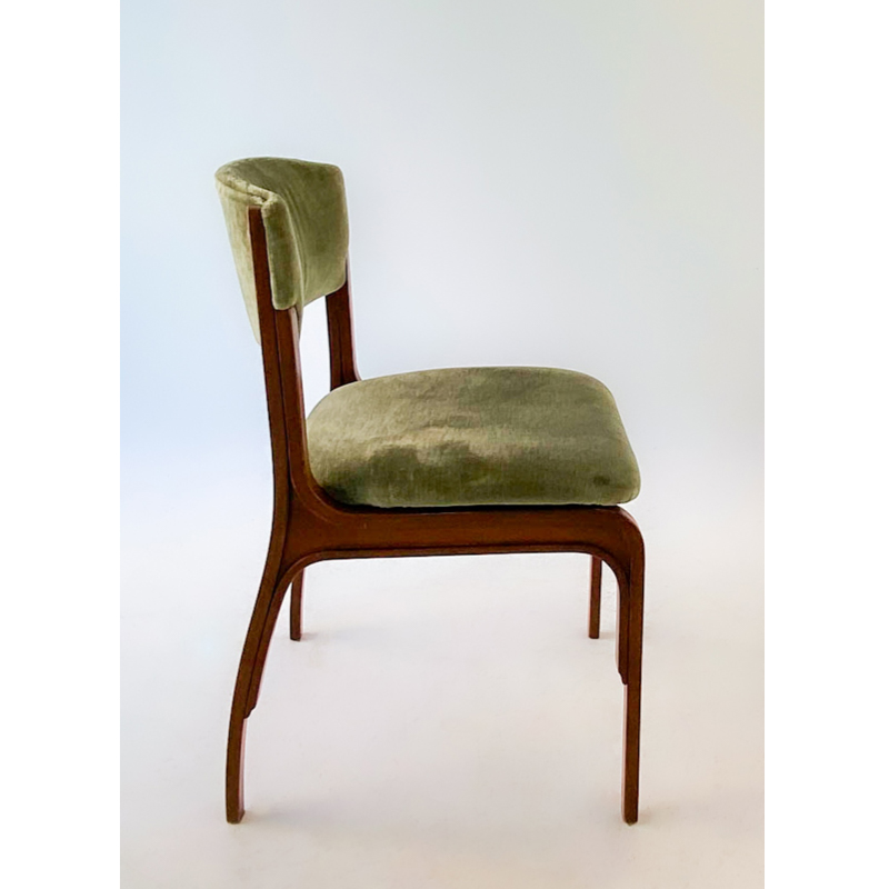 green_chairs10
