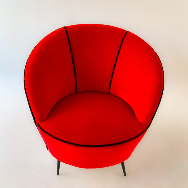 red_chairs10