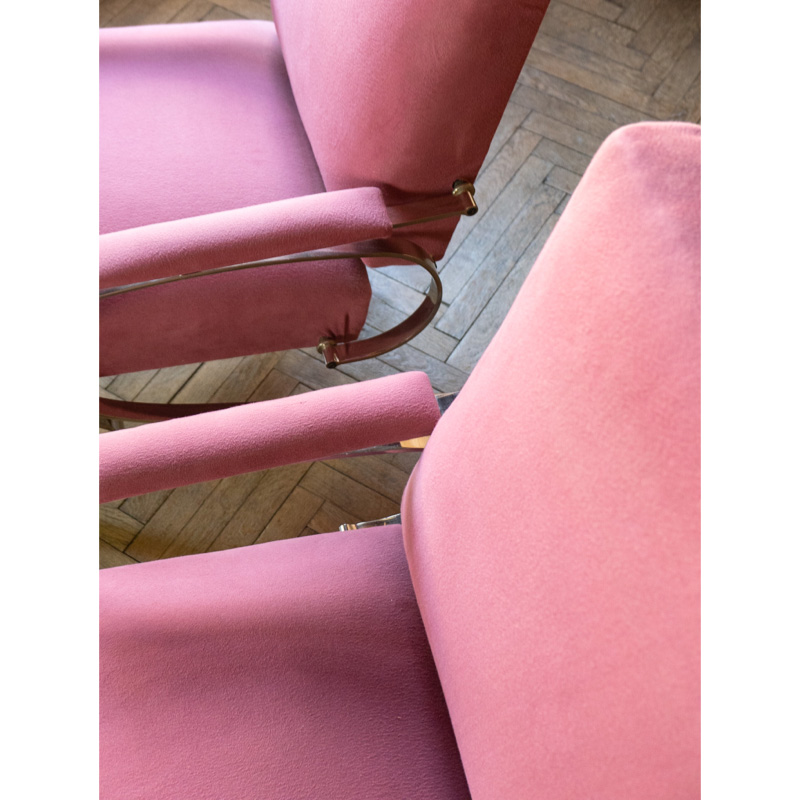 38E965FE-006B-4DFC-B074-2448D89A8A0B