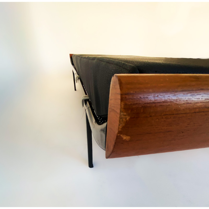 6497BE35-6DFD-474C-8D2B-3A9995A6CDB2