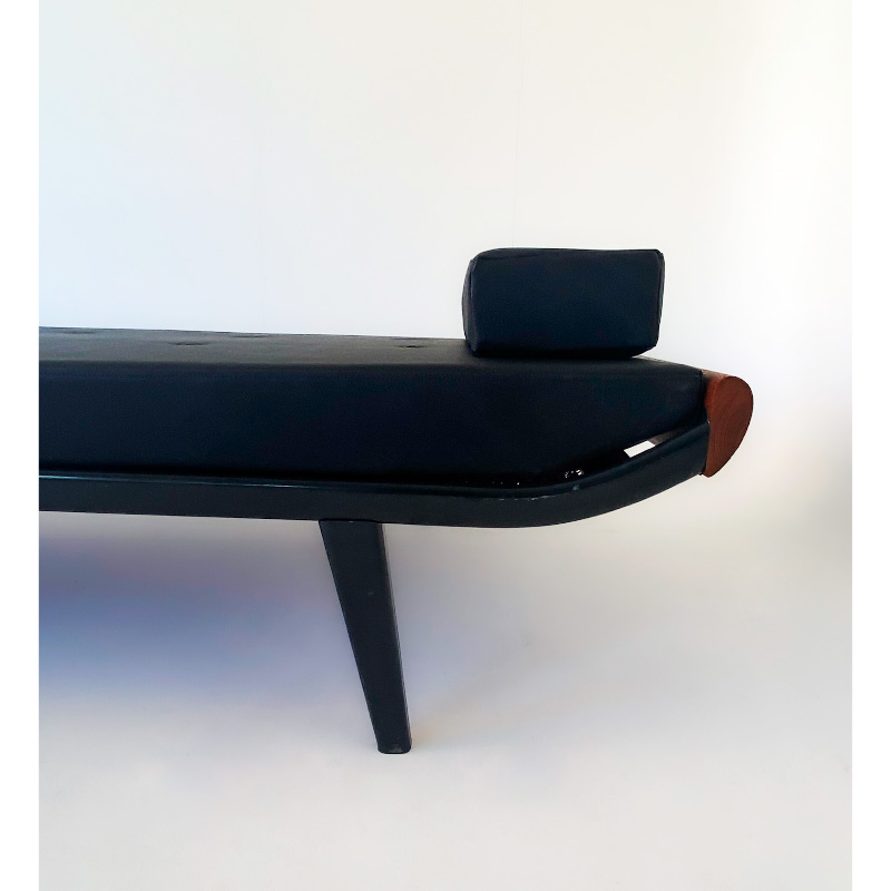 D02E323B-1CDF-487F-82B6-0F08F8A544A2