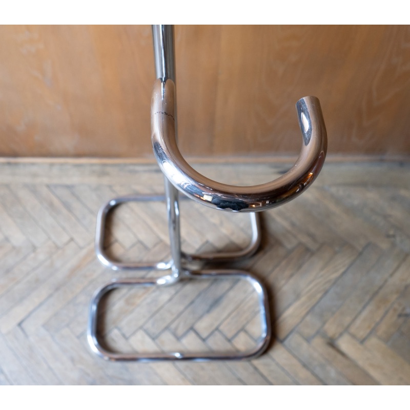 FBE3F7B3-AE23-4256-89C3-7FFAA522CCAC