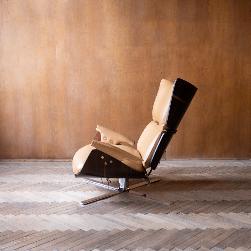 59B06830-5522-4751-8FB9-F270BC04852A