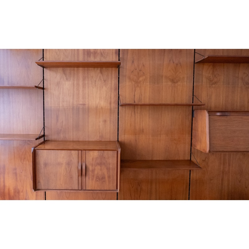 28F88762-9557-4F18-A5AB-B311AFF389EA