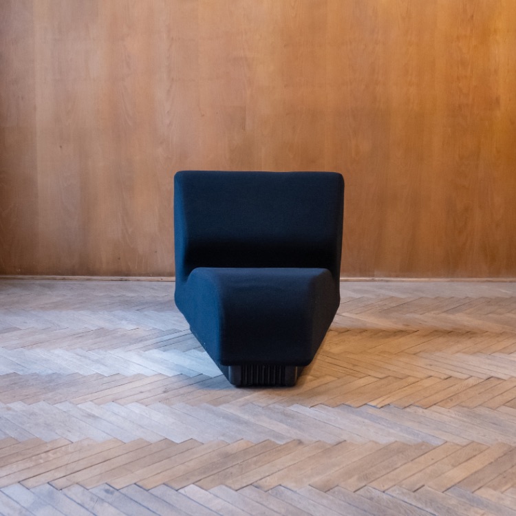 06AAE465-79A2-4A22-8B76-DE25AD89361A