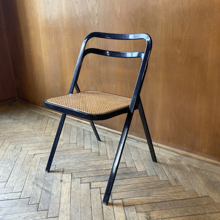 DE9AF625-57A3-4A1E-9D14-73961EAE0B44